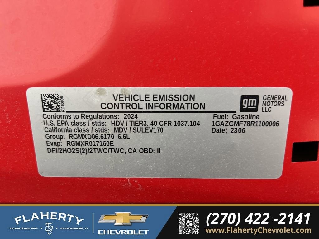 2024 Chevrolet Express Passenger 3500 1LT