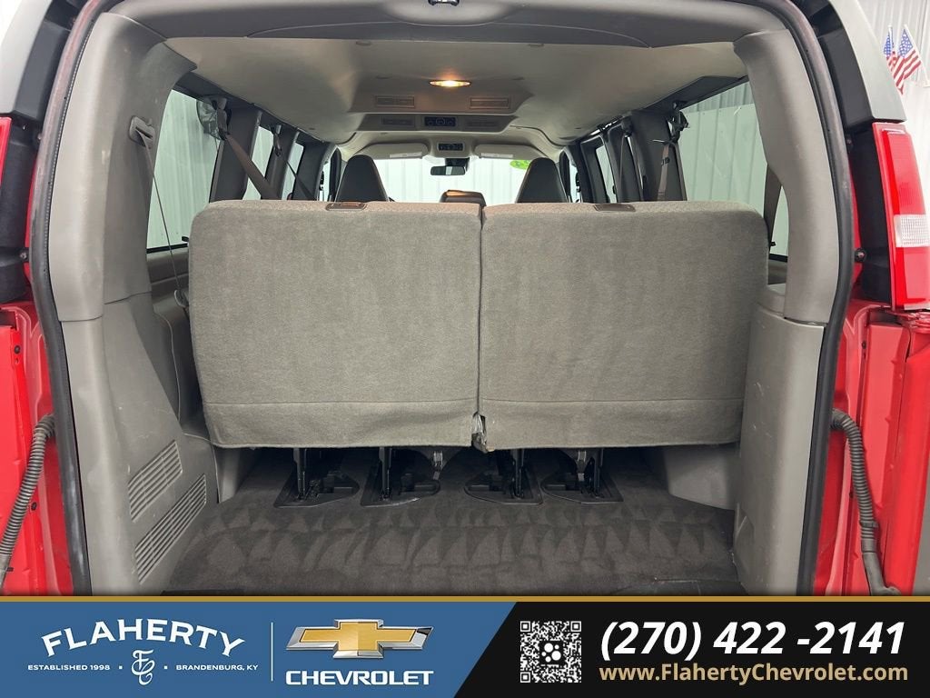 2024 Chevrolet Express Passenger 3500 1LT