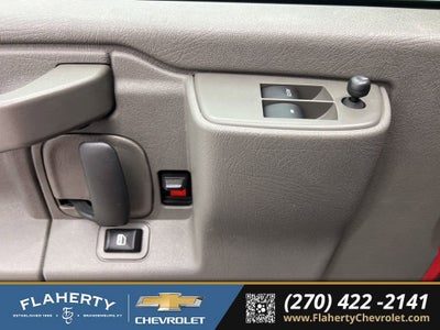 2024 Chevrolet Express Passenger 3500 1LT