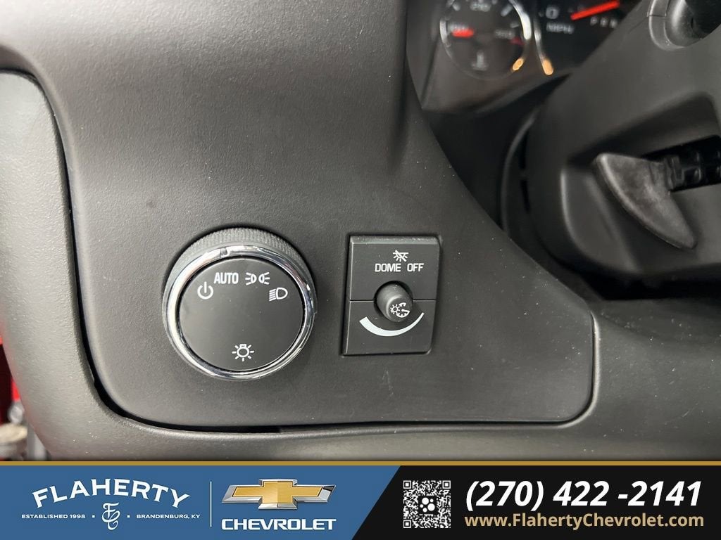 2024 Chevrolet Express Passenger 3500 1LT