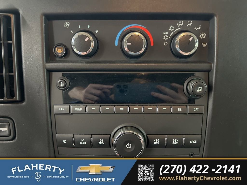 2024 Chevrolet Express Passenger 3500 1LT