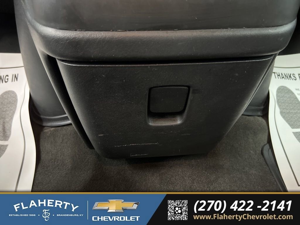 2024 Chevrolet Express Passenger 3500 1LT