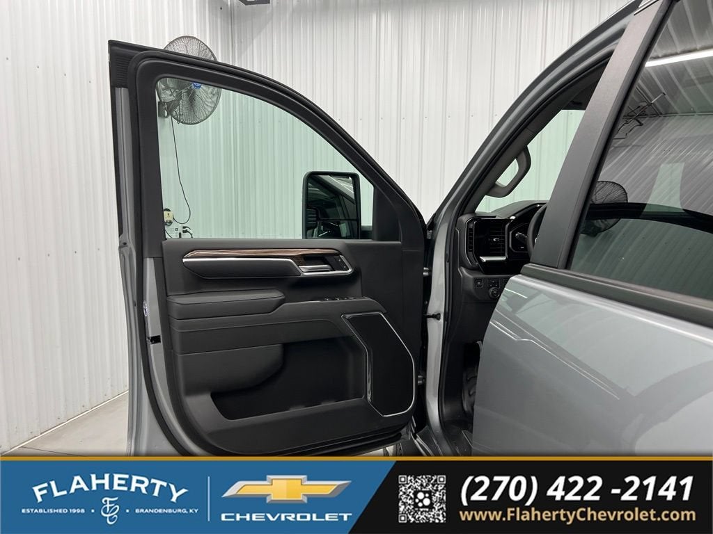 2026 Chevrolet Silverado 3500 HD LT - Photo 8