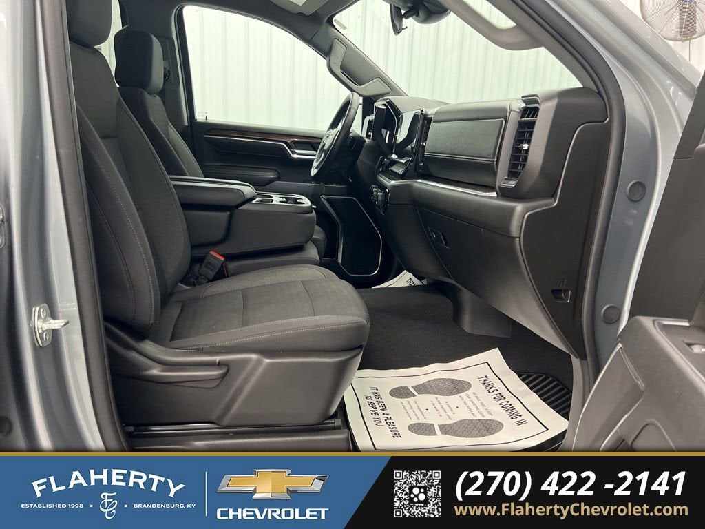 2025 Chevrolet Silverado 1500 LT (2FL)