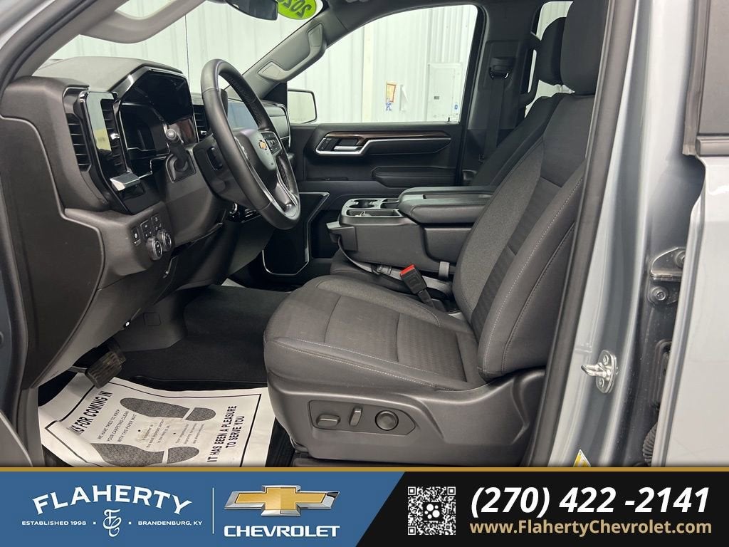 2025 Chevrolet Silverado 1500 LT (2FL)