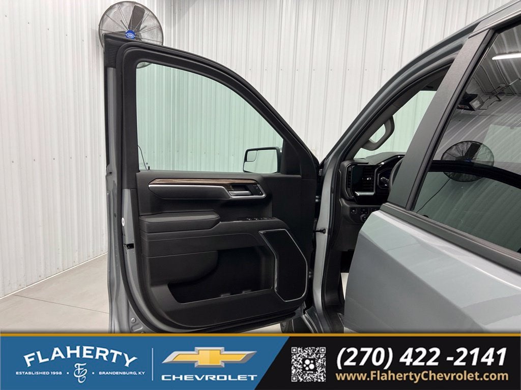 2025 Chevrolet Silverado 1500 LT (2FL)