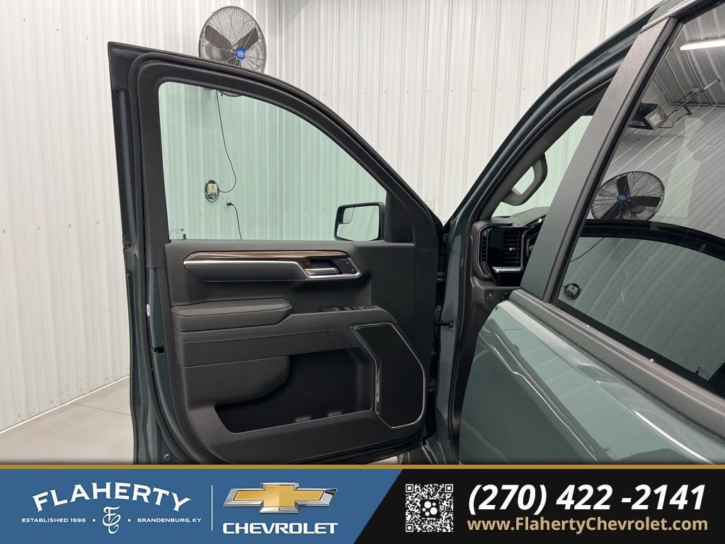 2025 Chevrolet Silverado 1500 LT (2FL)