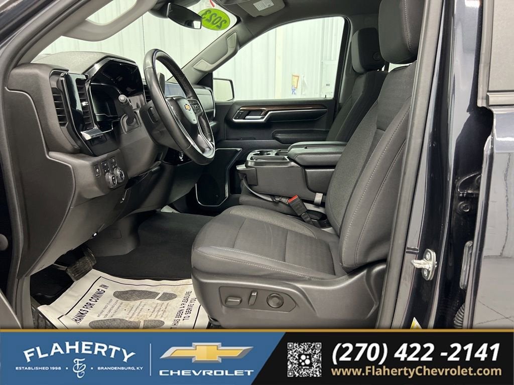 2023 Chevrolet Silverado 1500 LT (2FL)