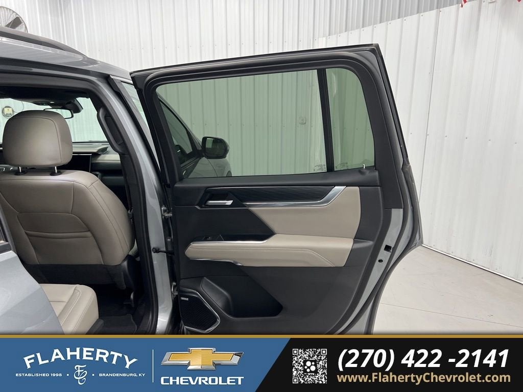 2024 GMC Acadia Elevation