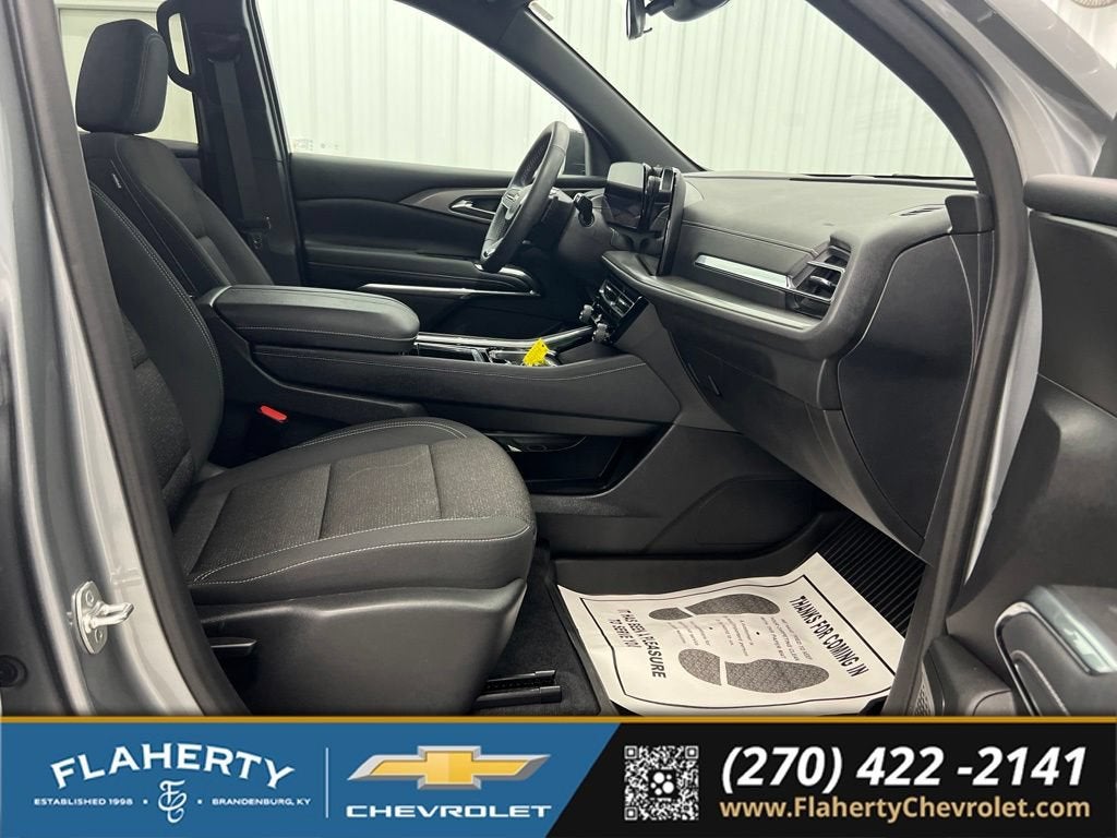 2024 Chevrolet Traverse LS