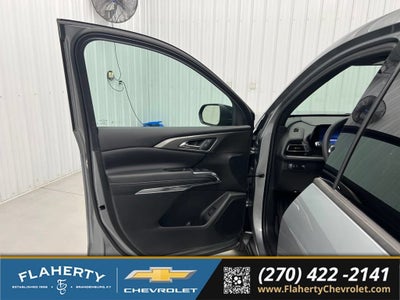 2024 Chevrolet Traverse LS