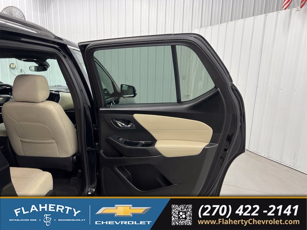 2022 Chevrolet Traverse LT Cloth