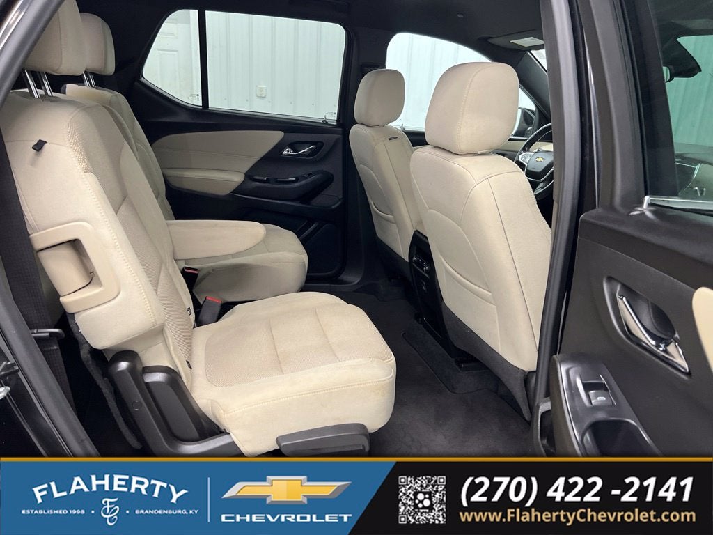 2022 Chevrolet Traverse LT Cloth