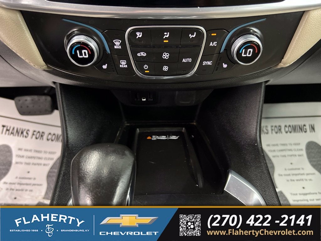 2022 Chevrolet Traverse LT Cloth