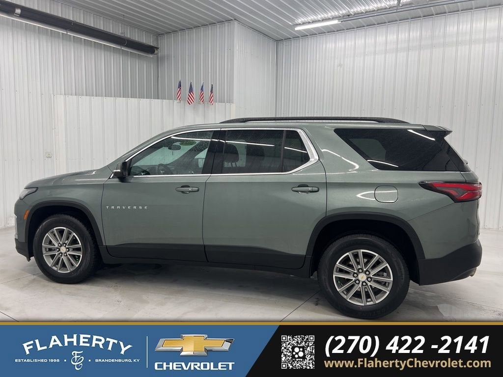 2023 Chevrolet Traverse LT Cloth