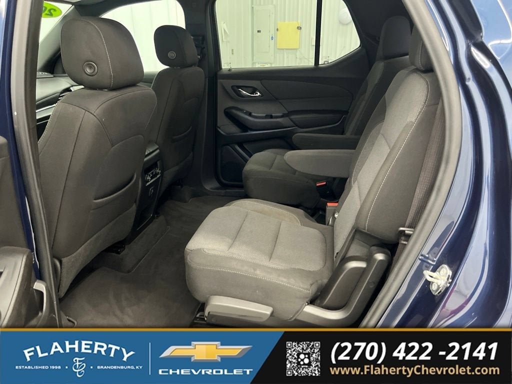 2022 Chevrolet Traverse LT Cloth