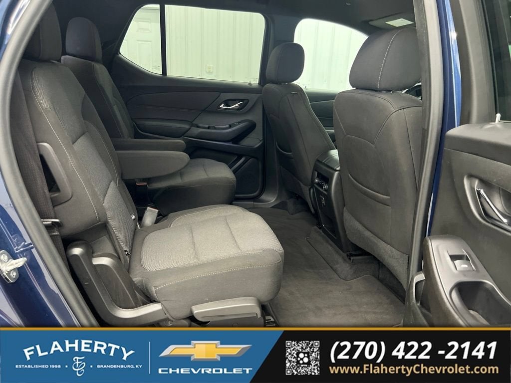 2022 Chevrolet Traverse LT Cloth