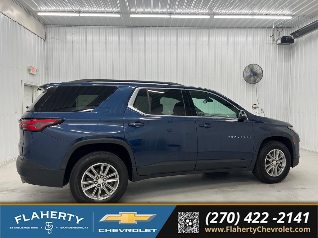 2022 Chevrolet Traverse LT Cloth