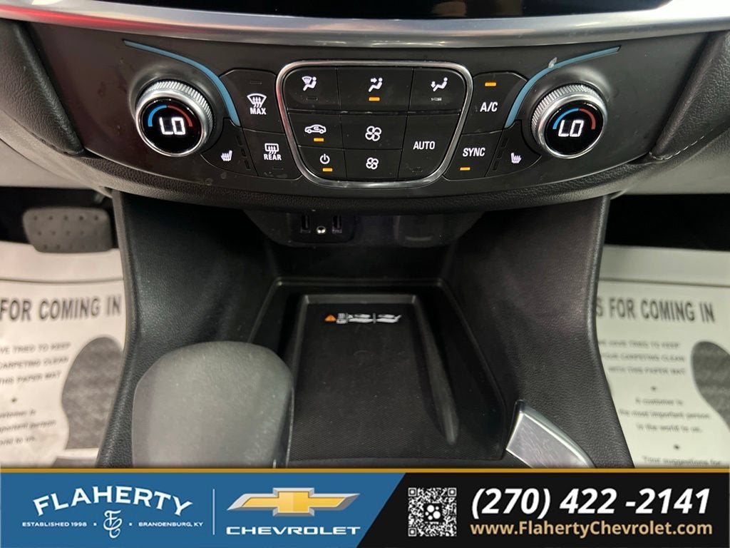 2022 Chevrolet Traverse LT Cloth