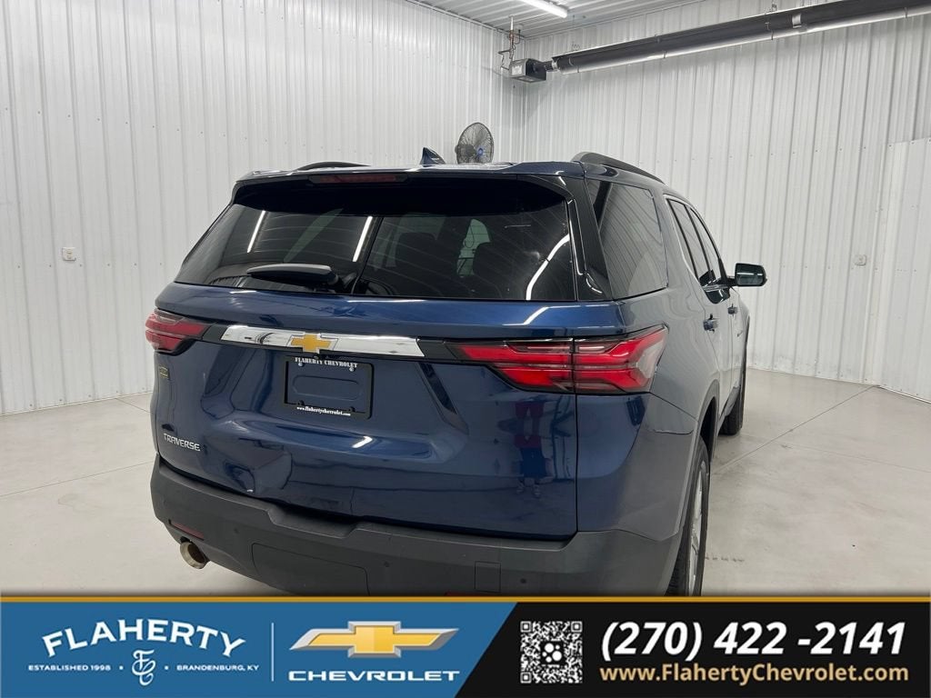 2022 Chevrolet Traverse LT Cloth