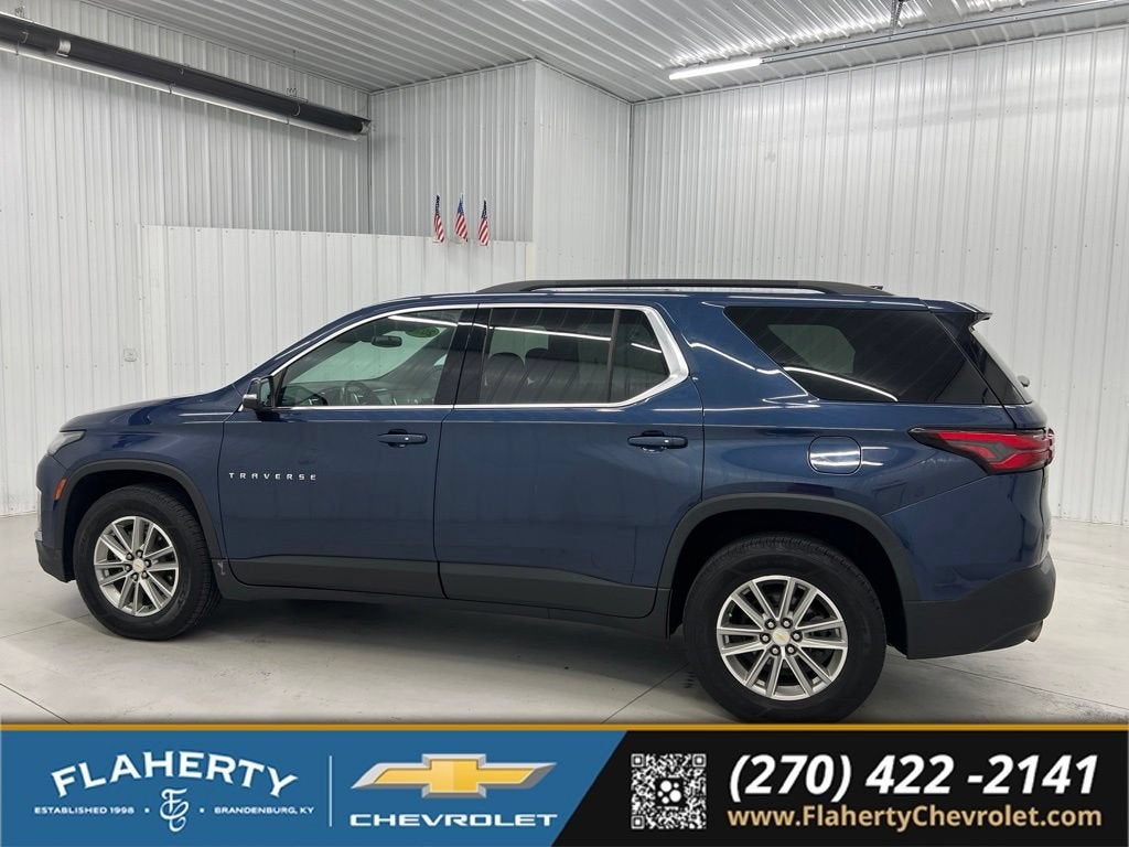 2022 Chevrolet Traverse LT Cloth