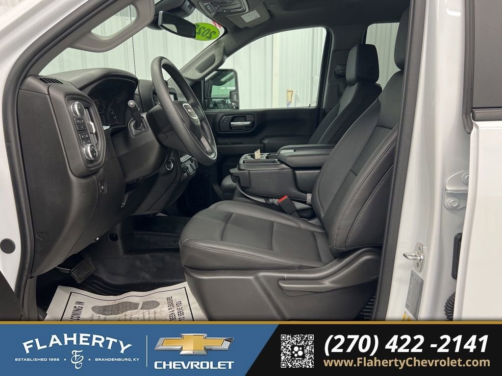 2025 GMC Sierra 2500 HD Pro
