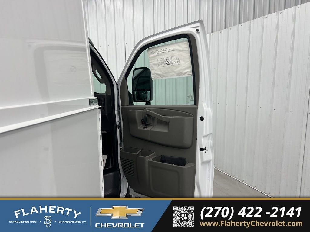 2026 Chevrolet Express Cutaway 3500 1WT