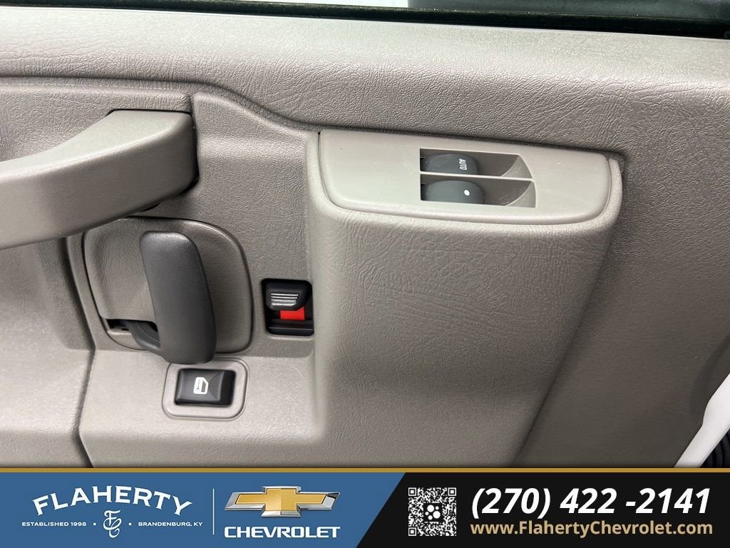 2026 Chevrolet Express Cutaway 3500 1WT