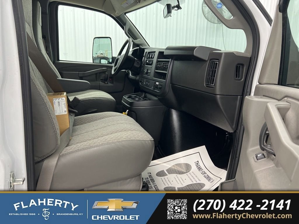 2026 Chevrolet Express Cutaway 3500 1WT