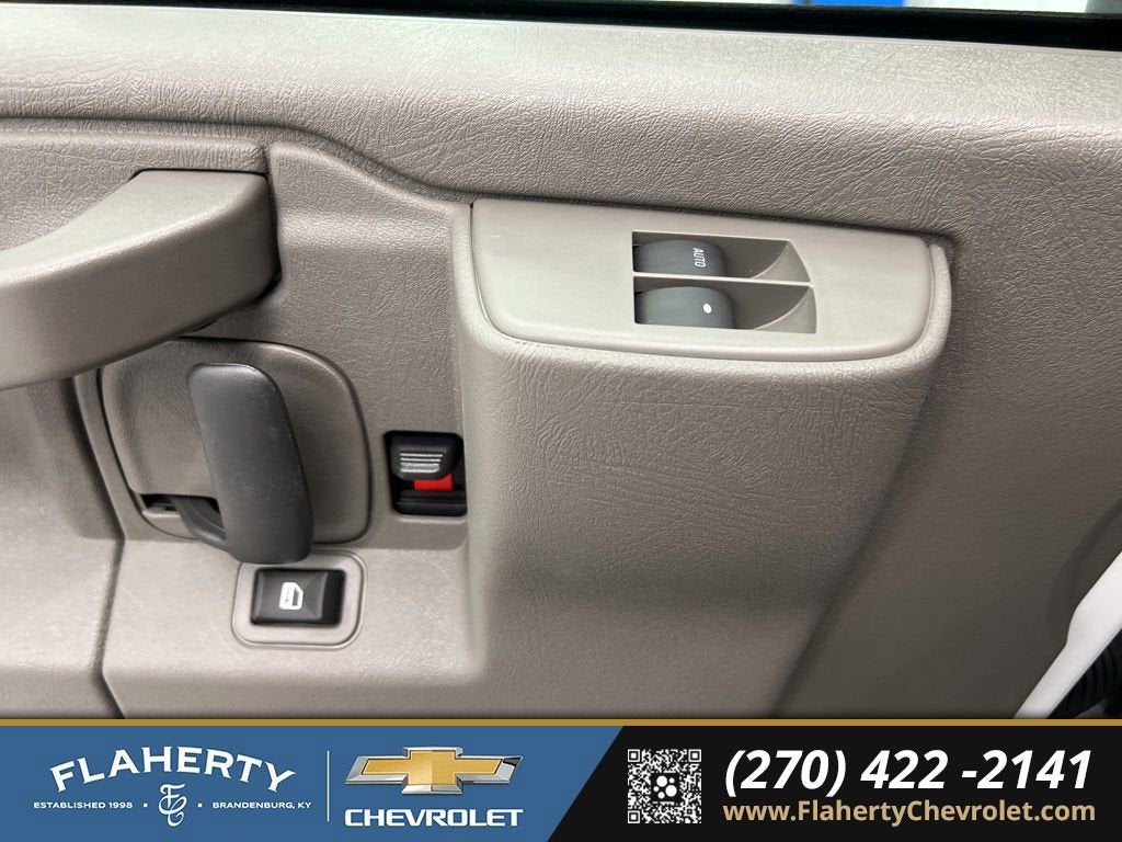 2026 Chevrolet Express Cutaway 3500 1WT