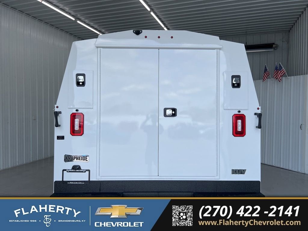 2026 Chevrolet Express Cutaway 3500 1WT