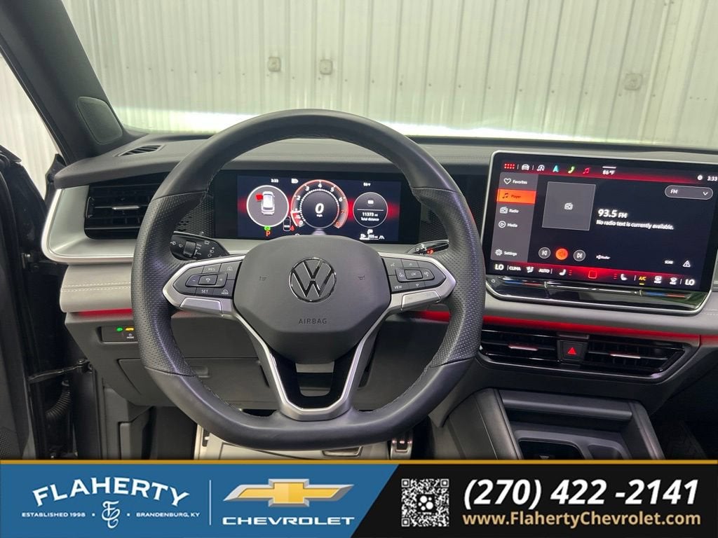 2025 Volkswagen Tiguan SE R-Line Black