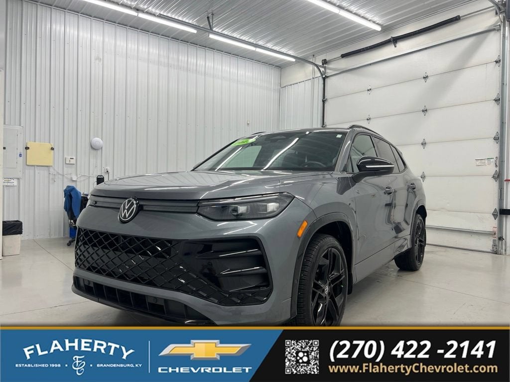 2025 Volkswagen Tiguan SE R-Line Black