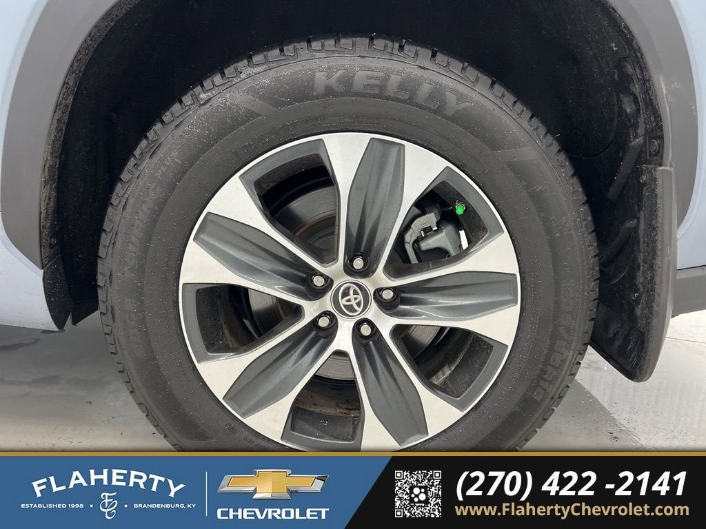 2024 Toyota Highlander LE